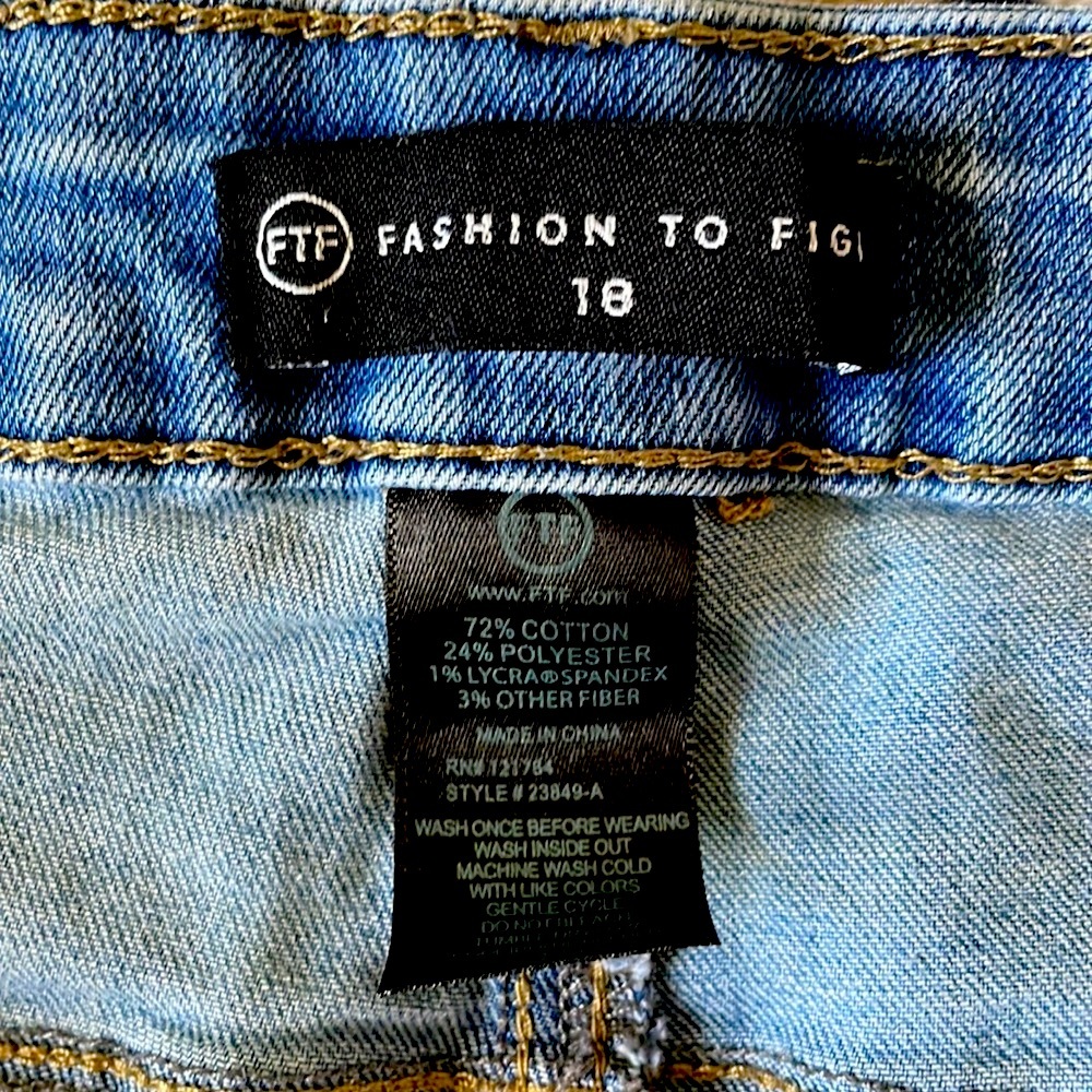 Fashion to Figure Bermuda Shorts - Picture 3 of 3